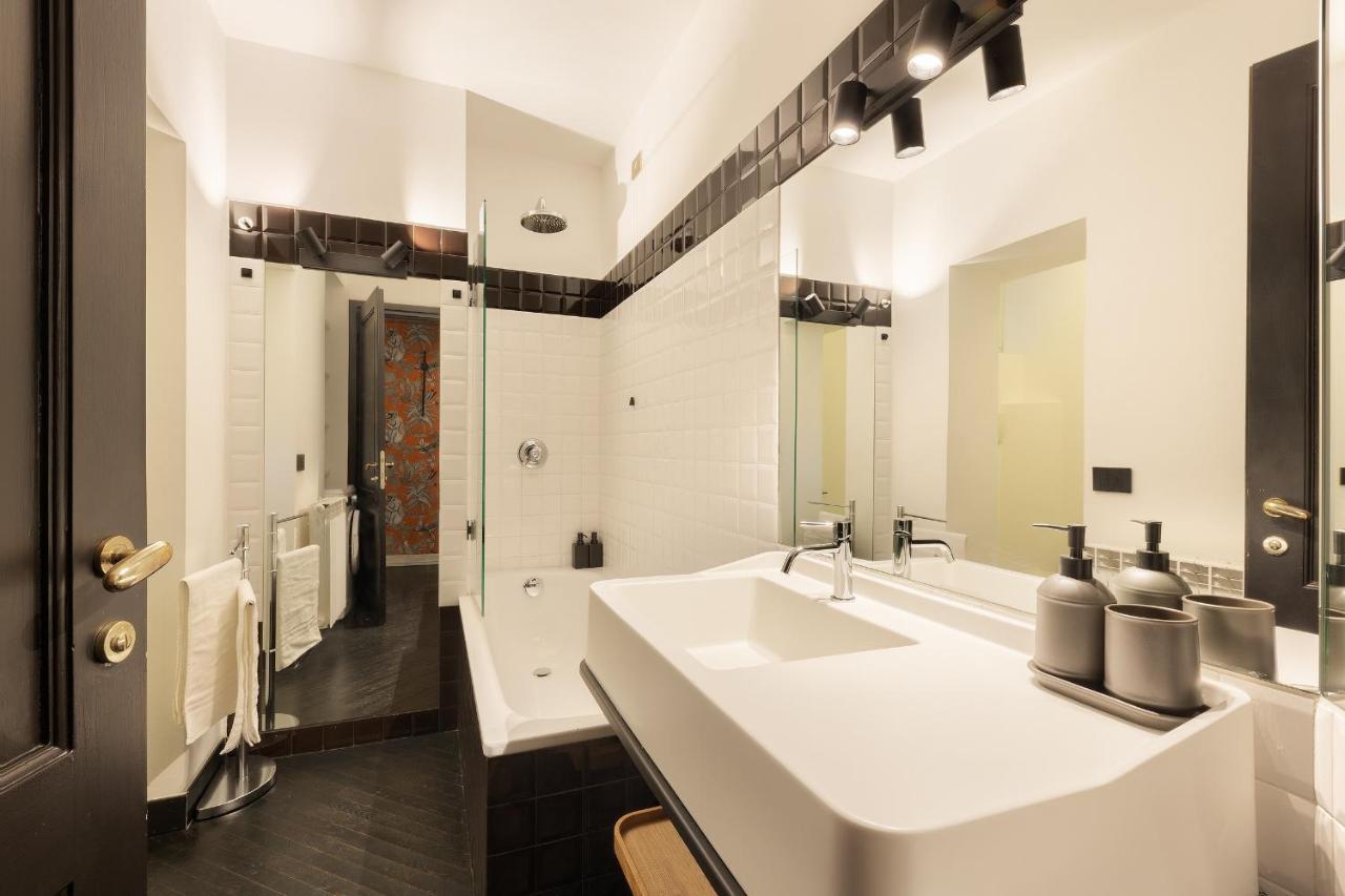 Hl Luxury Duomo Apartment - Via Torino, Montenapoleone มิลาน ภายนอก รูปภาพ